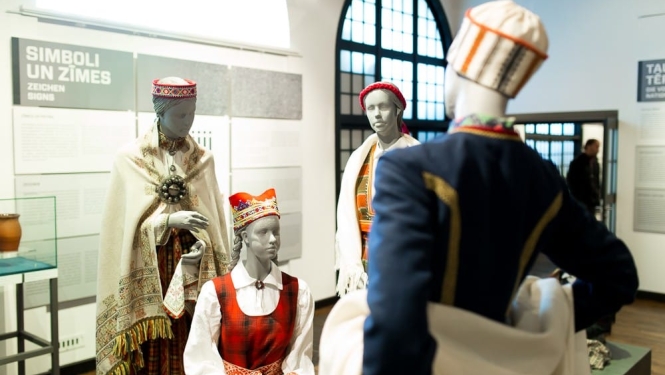 Izstādes "Latviskās dvēseles raksti" atklāšana Cēsu Izstāžu namā