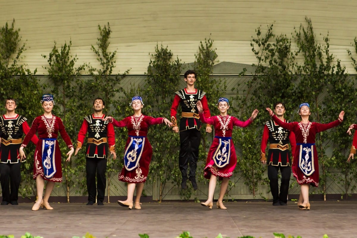 VIII Starptautiskā tautas deju festivāla "Sudmaliņas" koncerti un latvisko labumu tirgus Vērmanes dārzā Rīgā